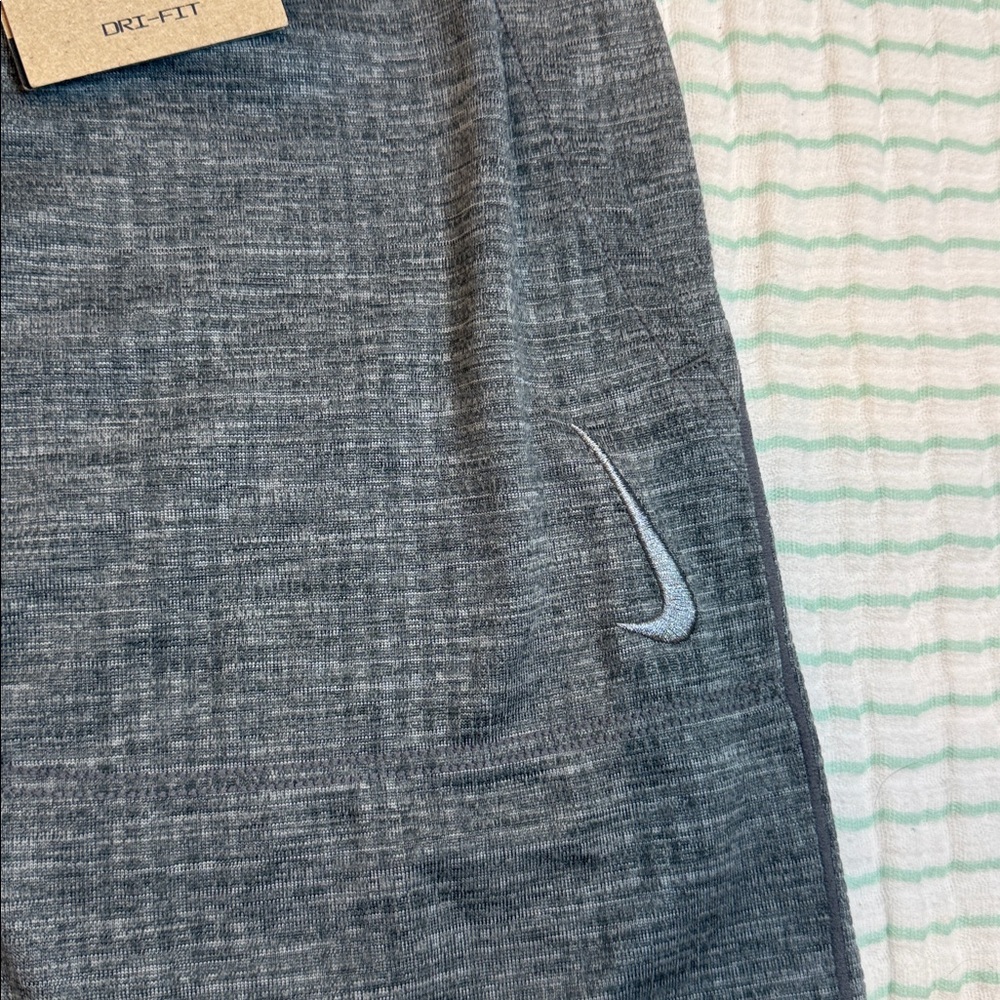 Men’s Nike Yoga Standard Fit 5” inseam short - Picture 2 of 7